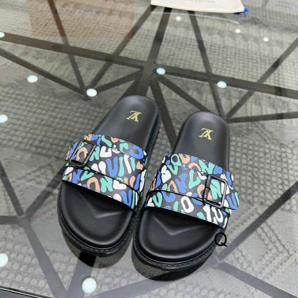Picture of Louis Vuitton Slippers _SKULVsz38-45BS0603316